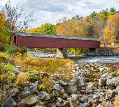 Covered bridge in Autumn
