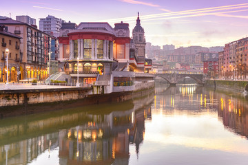 Obraz premium view of ribera market at morning in Bilbao, Spain