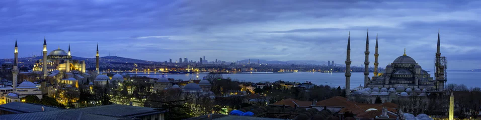 Panoramafoto von Istanbul, die Hagia Sophia und die Blaue Moschee, der Sultanahmet-Platz, Istanbul, Türkei © yusuftatliturk