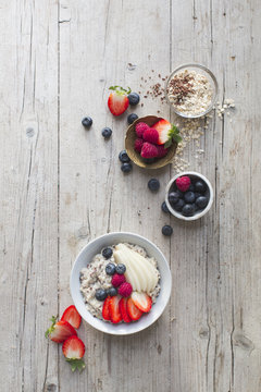 porridge with fruits