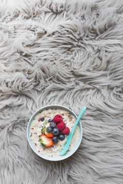 porridge with fruits
