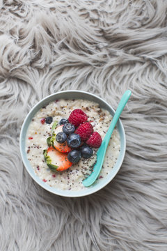 porridge with fruits