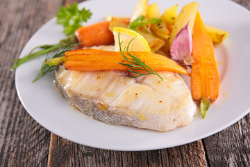 fried fish and vegetable