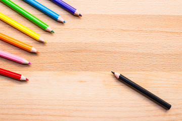 Obraz premium colorful pencils on wooden background