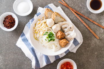 noodles bowl with fish ball