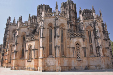 Fototapeta na wymiar Portugal, gros plan sur la façade gothique du monastère de Balatha