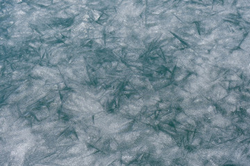 凍った諏訪湖の湖面の模様