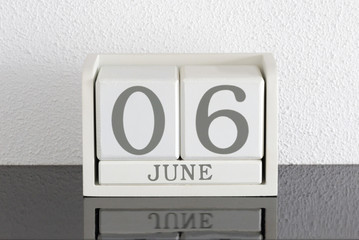 White block calendar present date 6 and month June