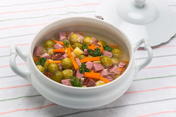 Rosenkohlsuppe.