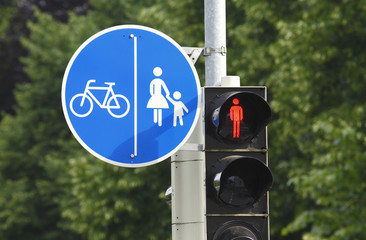 Verkehrsschild gemeinsamer Geh- und Radweg, Verkehrsampel