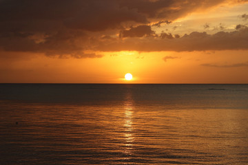 Naklejka na ściany i meble coucher de soleil, île maurice