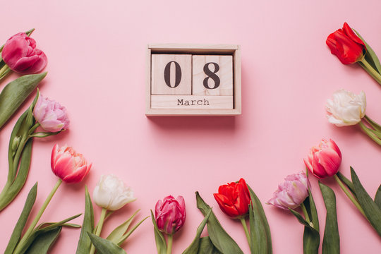 Calendar On The Eighth Of March To The Women's Day On A Pink Background With Tulips. Flat Lay And Top View.