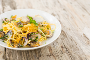 Spaghetti con vongole e bottarga, Cibo Italiano