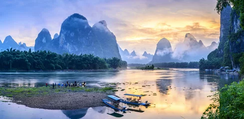 Photo sur Plexiglas Guilin Paysage des montagnes de Guilin, de la rivière Li et du Karst. Situé dans l& 39 ancienne ville de Xingping, Yangshuo, Guilin, Guangxi, Chine.