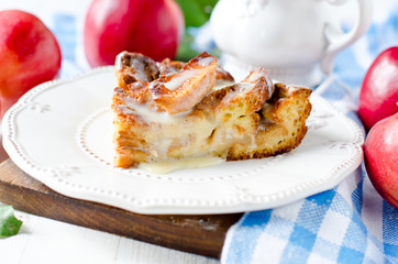 Apple pie with cream filling