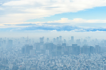 モヤに包まれる東京