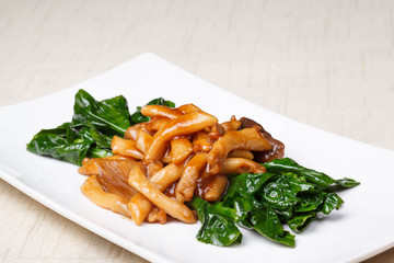 Stir-fried mushroom