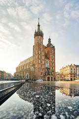 St. Mary's Basilica on Market Square in Krakow - obrazy, fototapety, plakaty