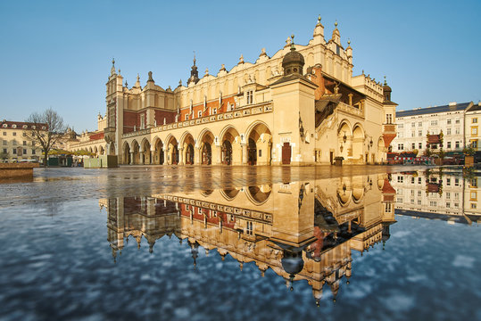 cloth hall in krakow, reflection