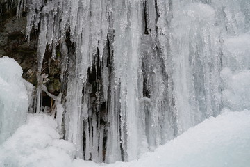 Fototapeta premium 河原谷の大つらら 難所ヶ滝 宇美町