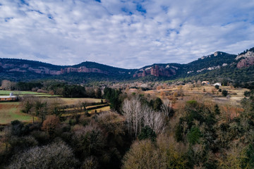 Naklejka premium Aerial view of a landscape with trees