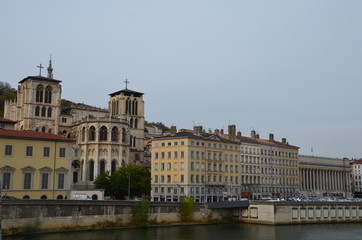 Fototapeta na wymiar La cathédrale Saint-Jean-Baptiste de Lyon