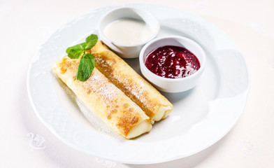 pancakes with jam