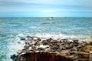 Szene im Sommer am Meer