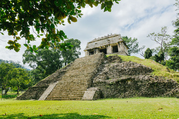 Fototapeta na wymiar Mayan pyramide in Palenque Mexico