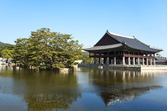 Palast Gyeongbokgung, Pavilion Gyeonghoeru in Seoul, Südkorea