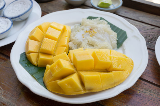 ripe mango and sticky rice in coconut milk