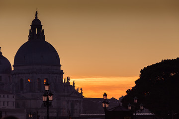 Obraz premium Sunset behind the Basilica della Salute, Venice, Italy