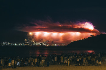 Fototapeta na wymiar Silvesterfeuerwerk an der Copacabana in Rio de Janeiro, Brasilien