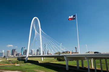 Dallas Skyline Behind Bridge - obrazy, fototapety, plakaty
