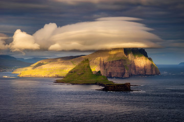 Tindholmur and Vagar