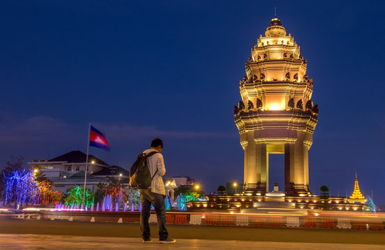 The Cambodia Independence Monument illuminated at night in downtown Phnom Penh