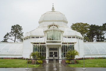 Fototapeta na wymiar Exterior view of the Conservatory of Flowers