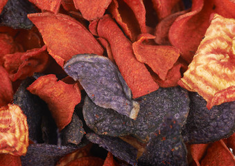 Surface covered with vegetable chips