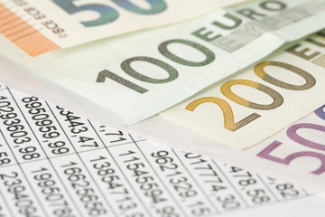 Tabellenkalkulation und Euro Geldscheine