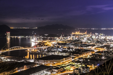 Fototapeta premium 黄金山から広島港を望む夜景