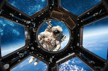 Fototapety  Astronauta w kosmosie