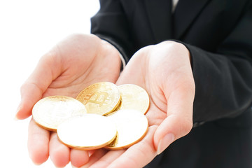 ビットコイン・仮想通貨を持つ女性