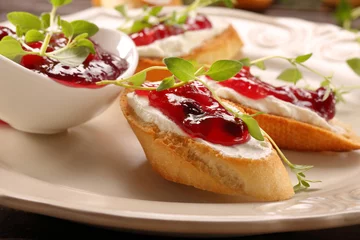Foto op Plexiglas Toast with cottage cheese and cranberry jam © wideonet