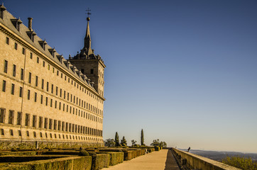 Looking at the horizon from the Escorial