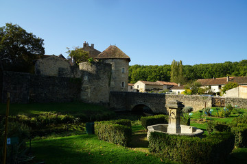 Fototapeta na wymiar Jardin médiéval de Nouaillé-Maupertuis