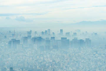 モヤに包まれる東京