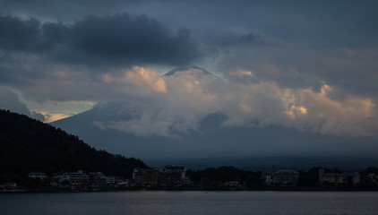 Naklejka na ściany i meble Mount Fuji in dawn Japan