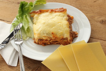 Lasagne auf Teller