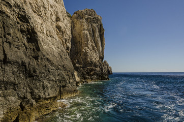 Fototapeta na wymiar caressing cliffs