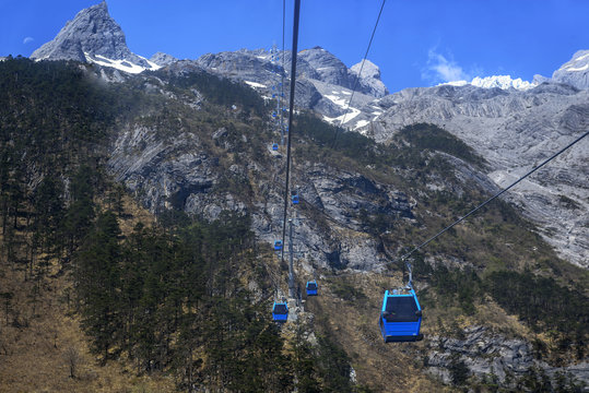 Cable car to Jade Dragon Snow Mountain.
